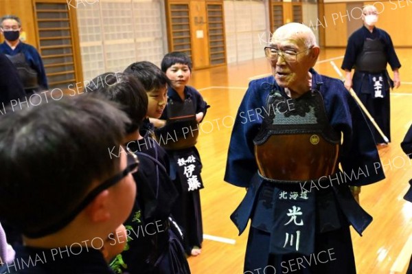 昭和１００年目　１００歳迎える音更　竹刀握り熱意なお