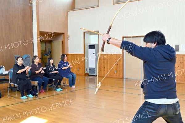 万博でアイヌ舞踊を　帯広カムイトウウポポ保存会　１７日に披露 4
