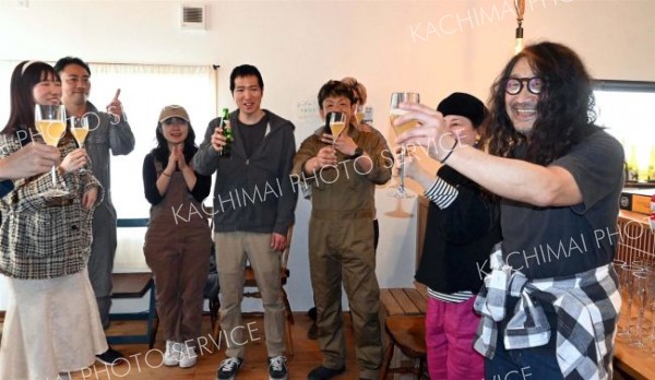 ＲＩＫＫＡビールお披露目　浦幌　設立４年「ようやくここに立てた」