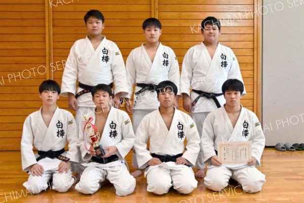男子団体戦準優勝の白樺学園