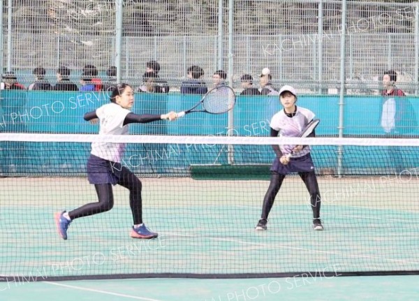 平崎・横地組Ｖ　男子は渡部・古川組制す　全十勝高校春季ソフトテニス