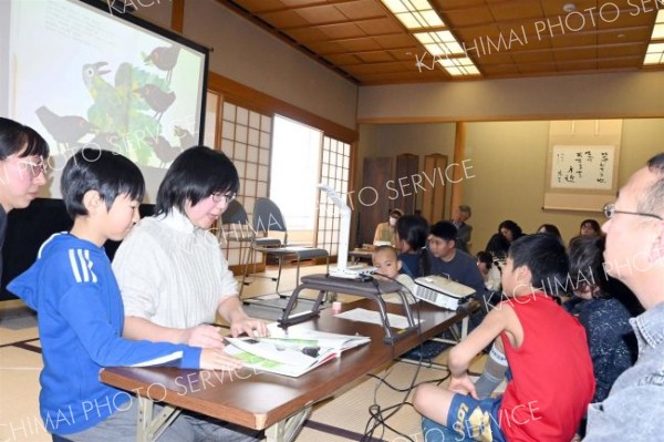 憲法ひろば開催　母親たちが絵本で憲法の大切さ伝える