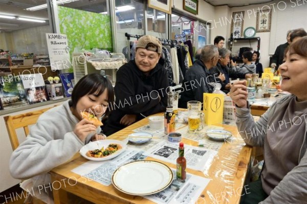 親子でも楽しめる地域ならではの居酒屋。開始１年で若い世代にも浸透している