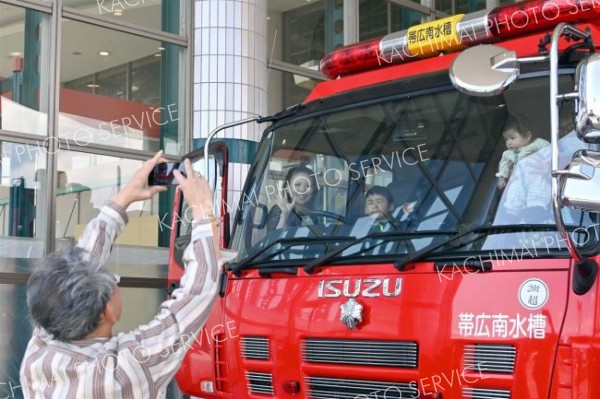 試乗体験や防火服試着も　フレスポスズランプラザで「はたらくじどうしゃ展」 2
