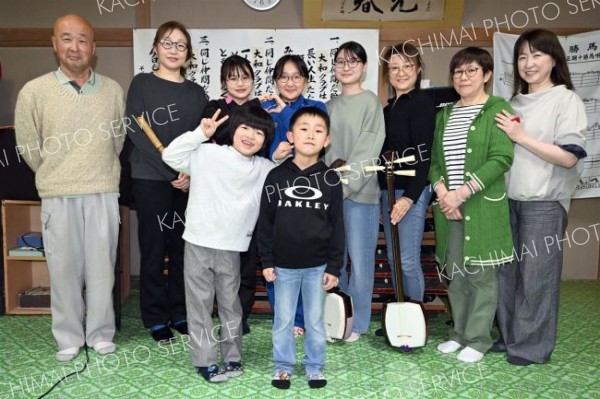 小学２年生ら、民謡で切磋琢磨～こどもの日