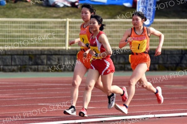 女子３０００メートル
