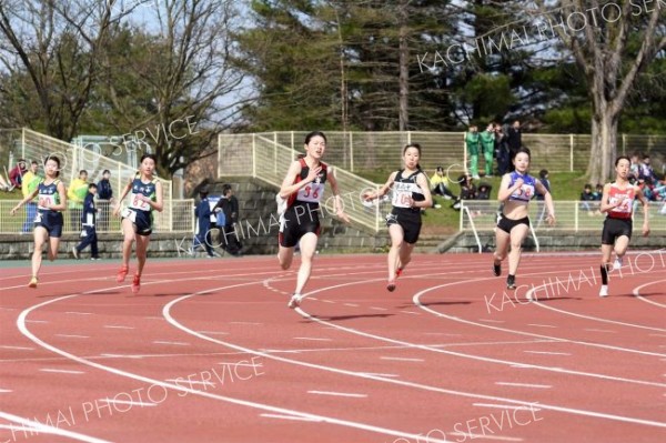 中学女子２００メートル　９組