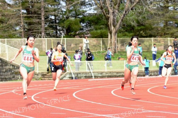 女子２００メートル　２組
