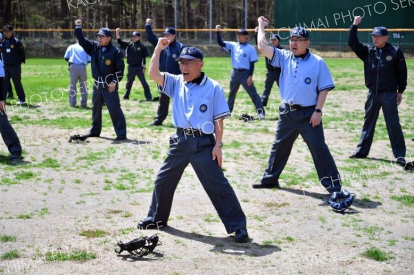 道軟野連十勝支部の審判講習会　６０人が基本動作など再確認