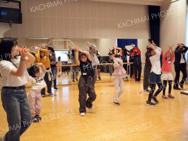 小学生が職業体験で「こどもの日」を満喫　幕別