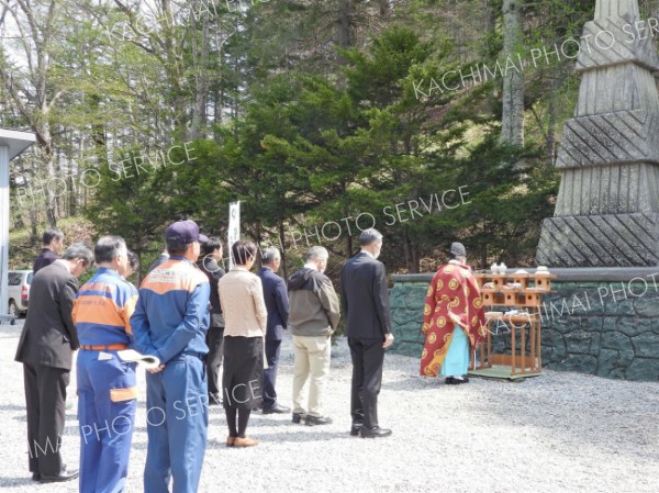 先人の苦労しのび「樹霊祭」　浦幌