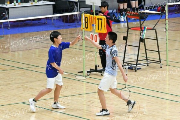 全道女王破る　帯一は９大会連続団体男女Ｖ　バドミントン全十勝中体連春季大会 11