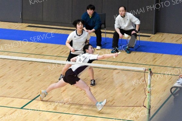 全道女王破る　帯一は９大会連続団体男女Ｖ　バドミントン全十勝中体連春季大会 12