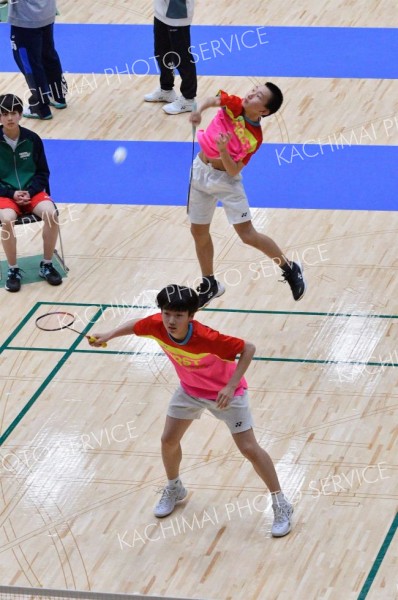 全道女王破る　帯一は９大会連続団体男女Ｖ　バドミントン全十勝中体連春季大会 14