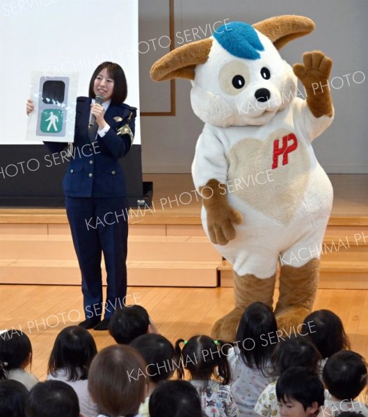 ほくとくんと一緒に交通ルールばっちり　帯広署が音更木野南保育園で教室～こぼれ話