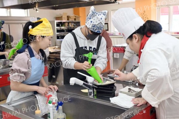 オープンキャンパスでケーキ作り　帯広調理師専門学校～こぼれ話