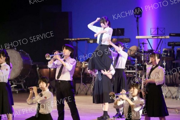 旭川永嶺高校の演奏（助川かおる通信撮影）