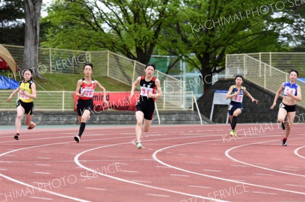 中学女子２００メートル１２組