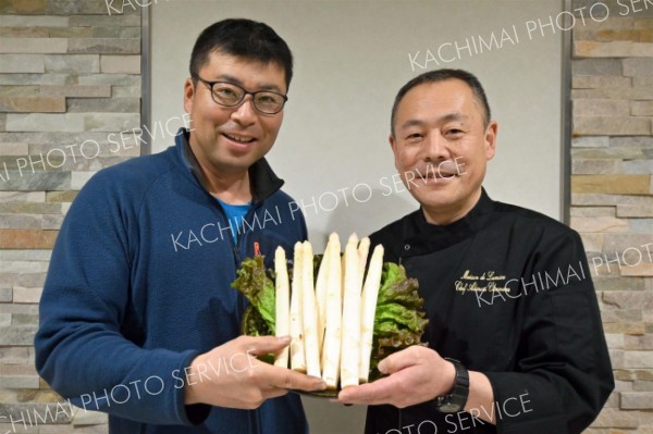 竹中農場がホワイトアスパラ無償提供、帯広の仏料理店でスープ販売　共通の恩人に感謝込めて