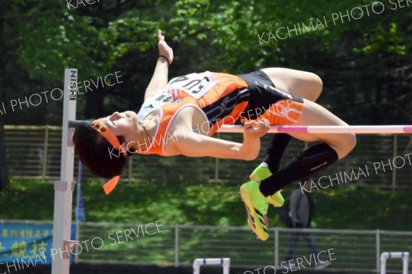 【男子走り高跳び決勝】自己ベストタイの１メートル８８を２回目にクリアした荒木優楽（白樺学園）