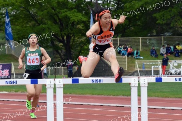 女子４００メートル障害決勝