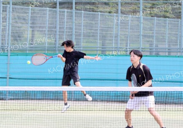 男子団体戦優勝の帯緑陽
