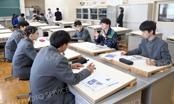 帯工建築科３年生と若手建設産業就業者が意見交換