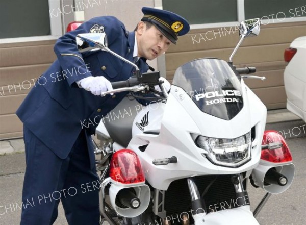 観光シーズンを前に警察車両を点検　十勝機動警察隊