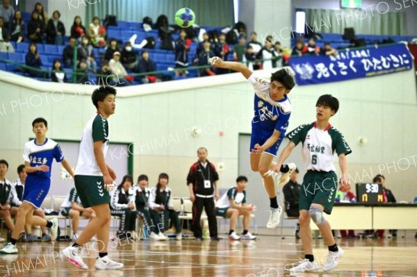 男子優勝決定戦・帯三条―帯柏葉（金野和彦撮影）