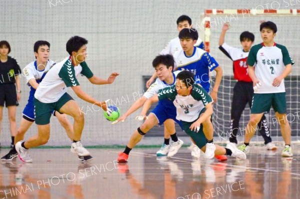 男子優勝決定戦・帯三条―帯柏葉（金野和彦撮影）