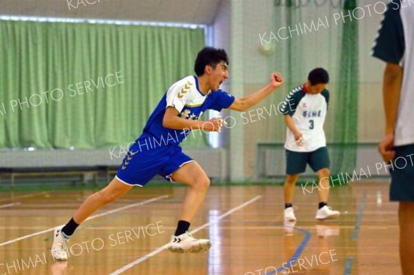 男子優勝決定戦・帯三条―帯柏葉（金野和彦撮影）