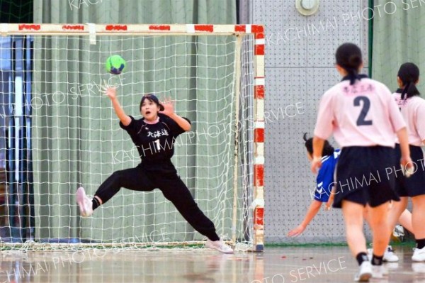 女子優勝決定戦・帯三条―帯柏葉（金野和彦撮影）