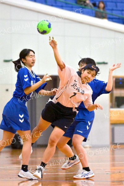 女子優勝決定戦・帯三条―帯柏葉（金野和彦撮影）