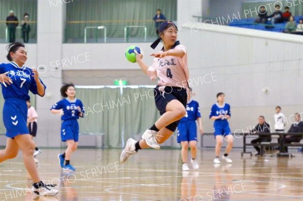 女子優勝決定戦・帯三条―帯柏葉（金野和彦撮影）