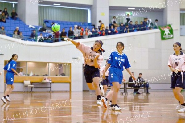 女子優勝決定戦・帯三条―帯柏葉（金野和彦撮影）