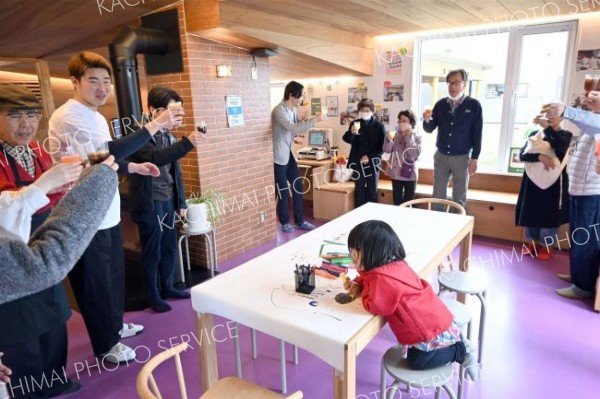 みどりの家オープンを祝ったイベント。村民の新たな拠点としても期待される