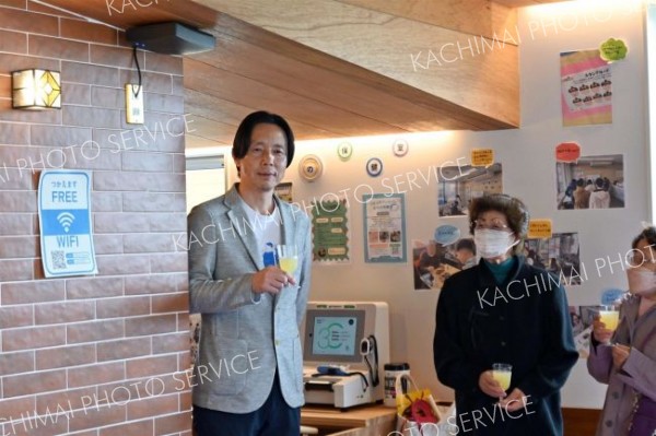 オープニングイベントであいさつした松山雅一代表