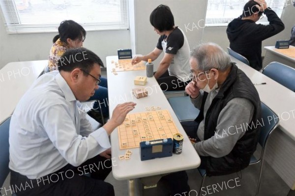 熱戦を繰り広げる参加者