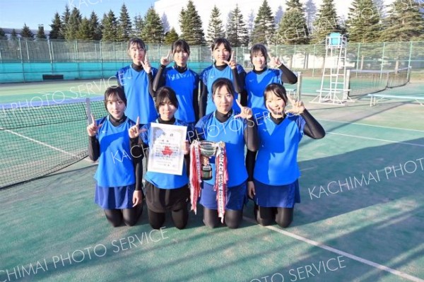 女子団体優勝の帯緑陽