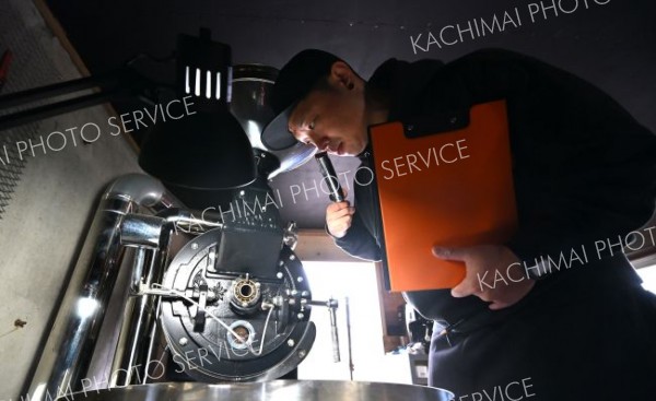 林業家の「秘密基地」で生まれる至福のコーヒー　森と豆の二つの世界を歩む