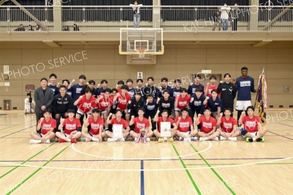 男子優勝の白樺学園