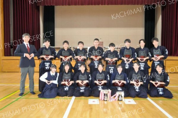 団体戦男女優勝の帯南商