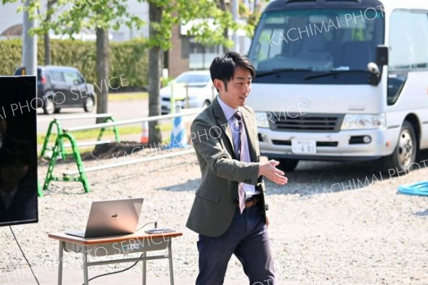 講師として来校したふく井ホテルの小松勇斗事業開発部長