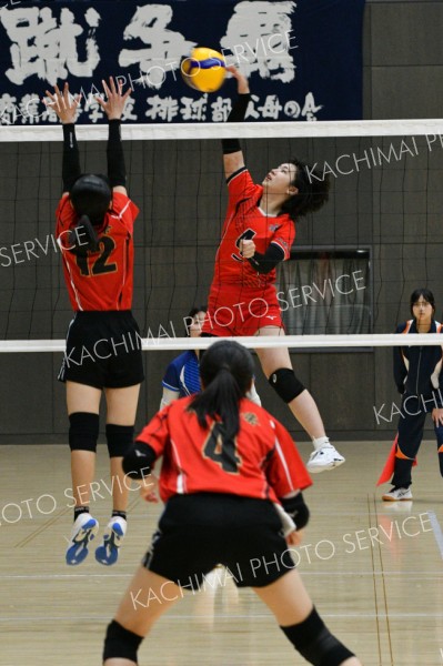 帯南商７連覇　男子は帯三条が３年ぶりＶ　バレーボール高体連十勝支部予選 写真5