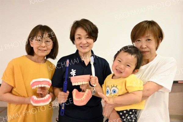 子どもの歯磨き、親が仕上げしっかりと　４日は虫歯予防デー　乳歯だからと油断しないで