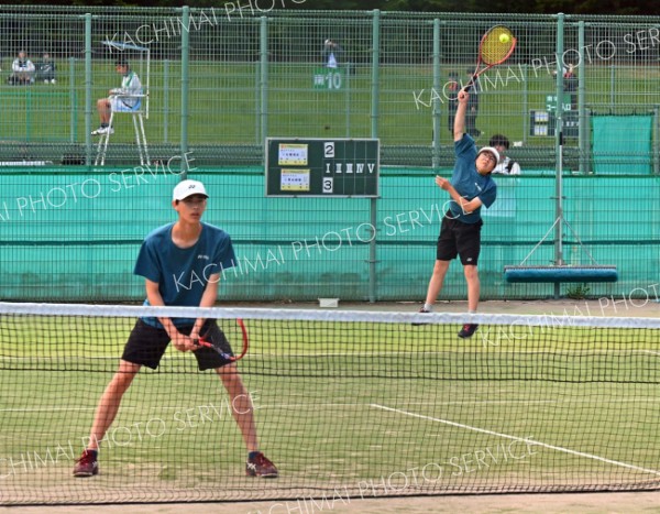 【男子ダブルス２回戦】全道１６強入りを遂げた帯緑陽２年生ペア