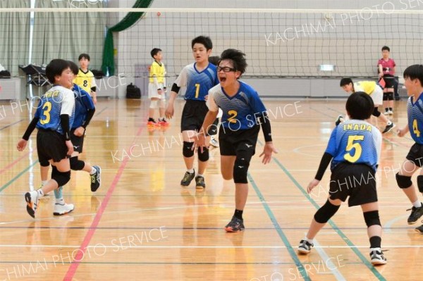 稲田プリンス男子、下音更ウィングス女子Ｖ、混合は豊頃ランバーズ　全日本小学生バレー帯広地区予選 11