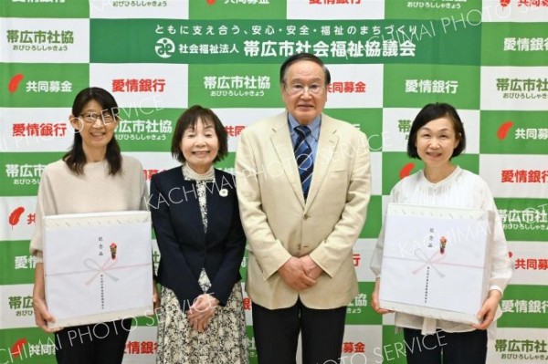 「時の記念日」で保育所などに時計寄贈　帯広時計貴金属眼鏡商組合