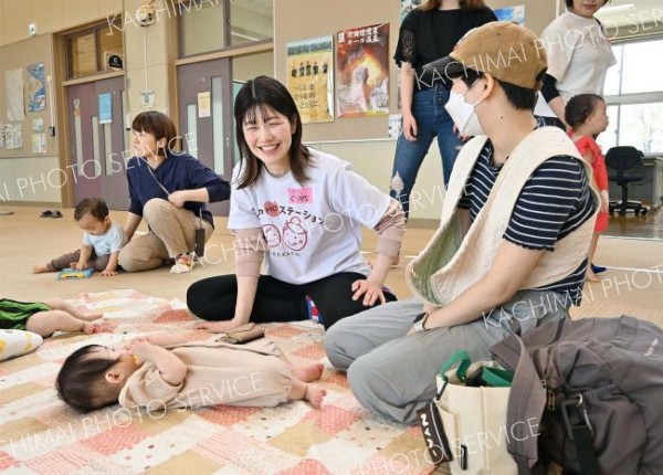 母親の居場所、多世代が見守る“ゆるい”場に　ママのＨＯＴステーション