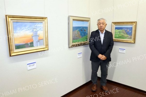 四季折々の風景を描いた作品が並ぶ会場